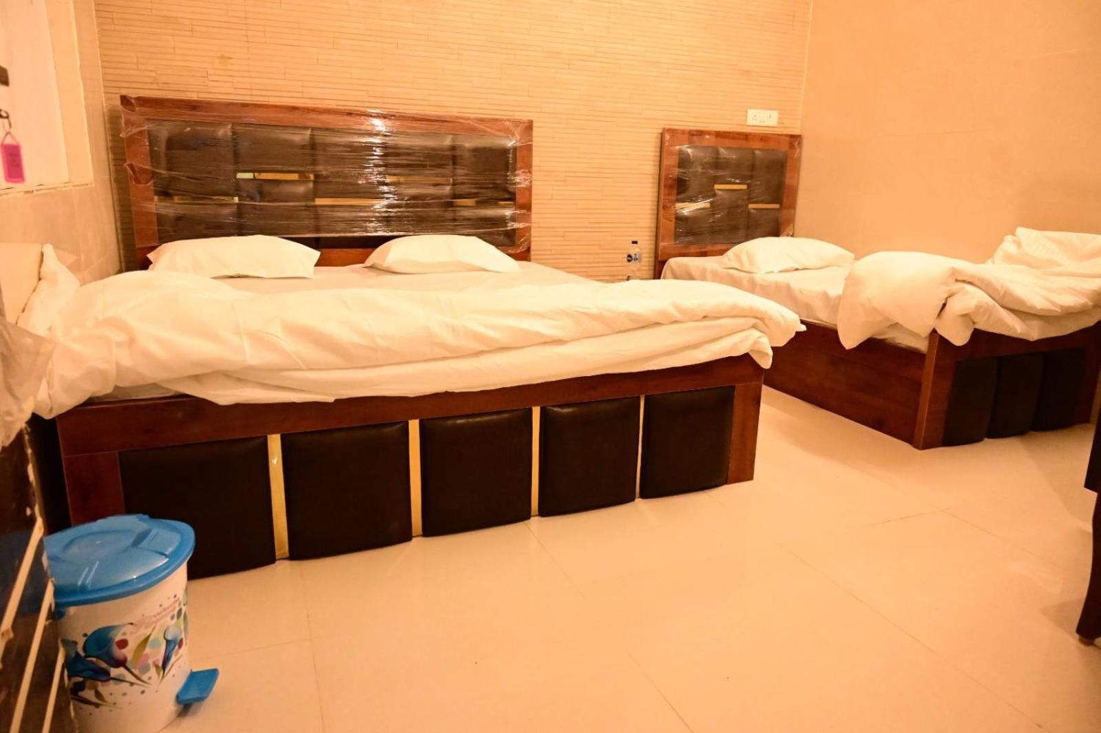 Sri Ram Lalla International Hotel Ayodhya ภายนอก รูปภาพ